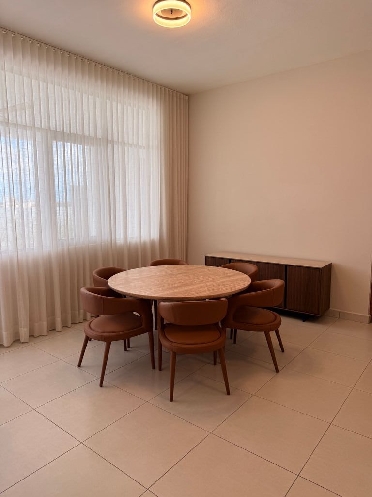 172, Urb. Las Ramblas, Calle Catalonia Guaynabo 00970 PR