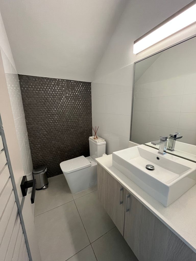 72, Urb. Riviera Court, Calle Ace Bayamon 00959 PR