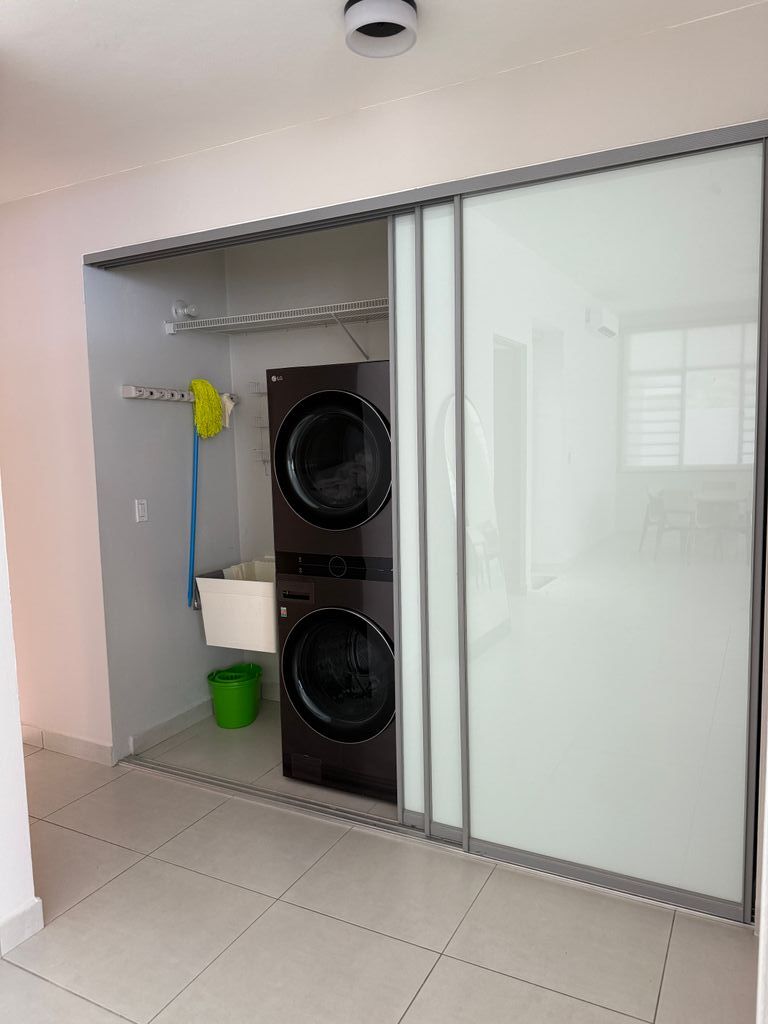 172, Urb. Las Ramblas, Calle Catalonia Guaynabo 00970 PR