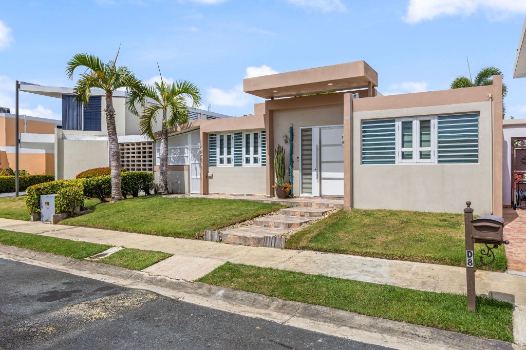 D8, Urb. Quintas Del Rio, Calle 4, Bayamon - 2