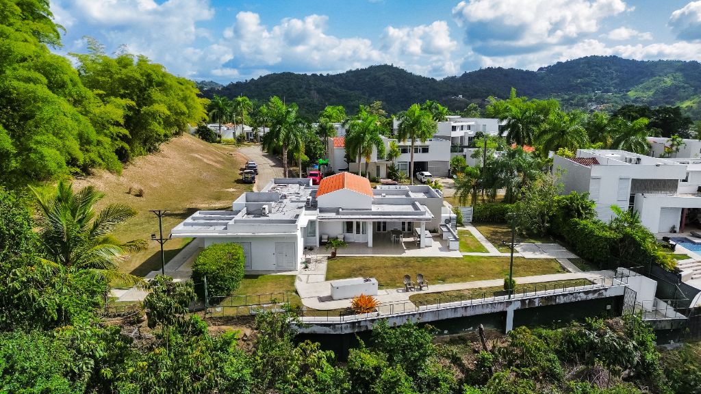 203 Los Altos , Ciudad Jardin, Gurabo - 2