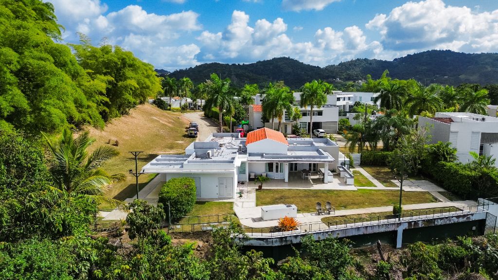 203 Los Altos , Ciudad Jardin, Gurabo - 50
