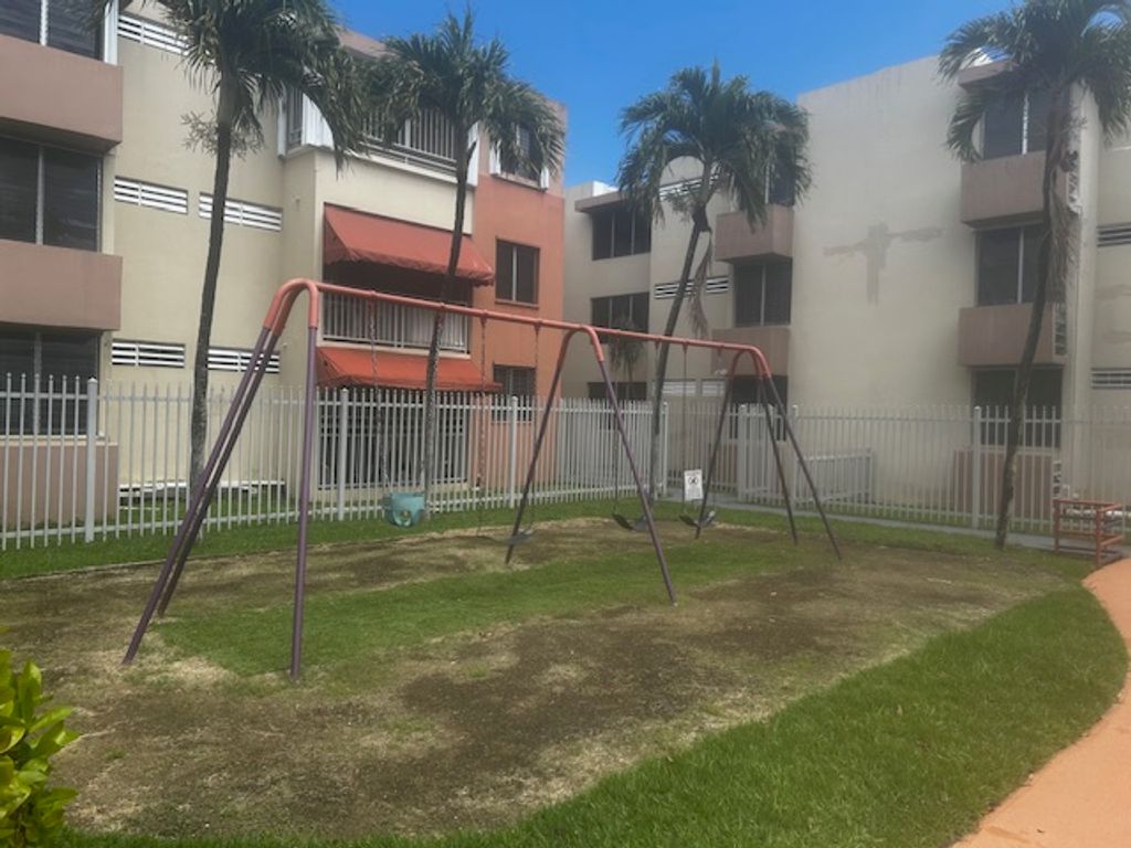 J-6, Paseo Rio Hondo I Toa Baja 00949 PR