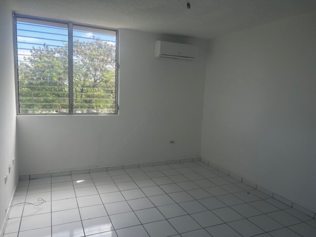 J-6, Paseo Rio Hondo I Toa Baja 00949 PR