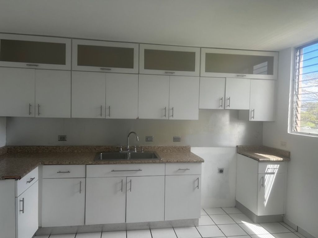 J-6, Paseo Rio Hondo I Toa Baja 00949 PR