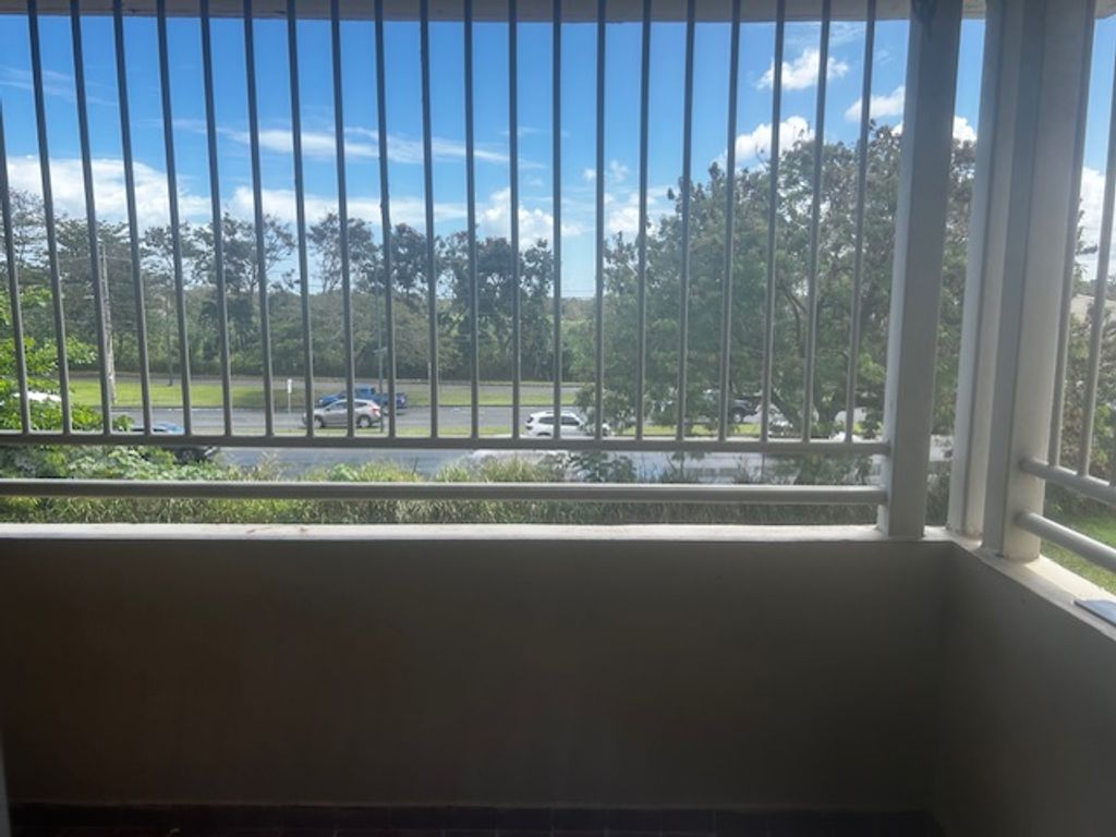 J-6, Paseo Rio Hondo I Toa Baja 00949 PR