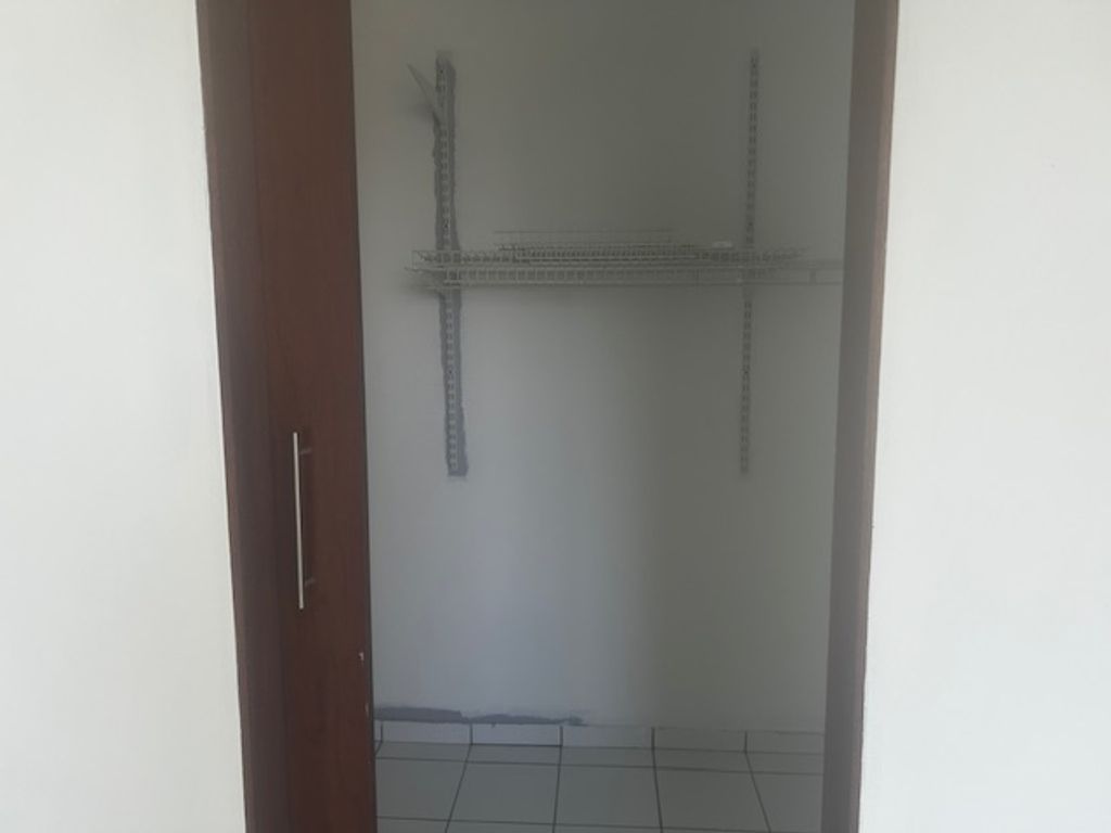 J-6, Paseo Rio Hondo I Toa Baja 00949 PR