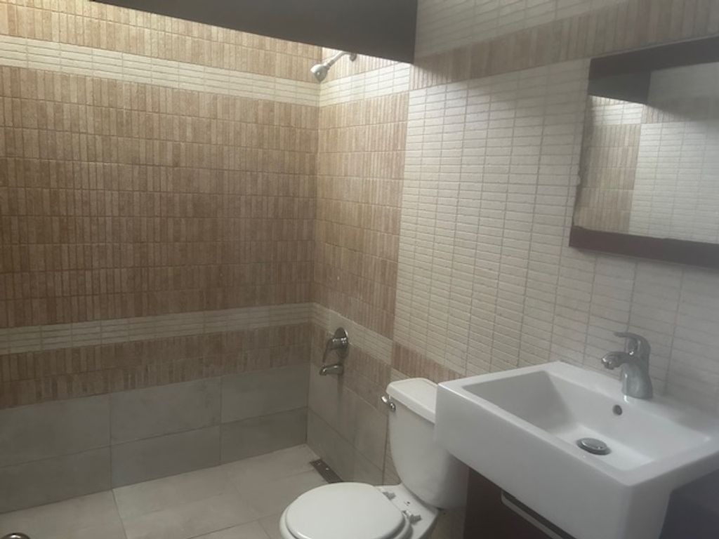 J-6, Paseo Rio Hondo I Toa Baja 00949 PR