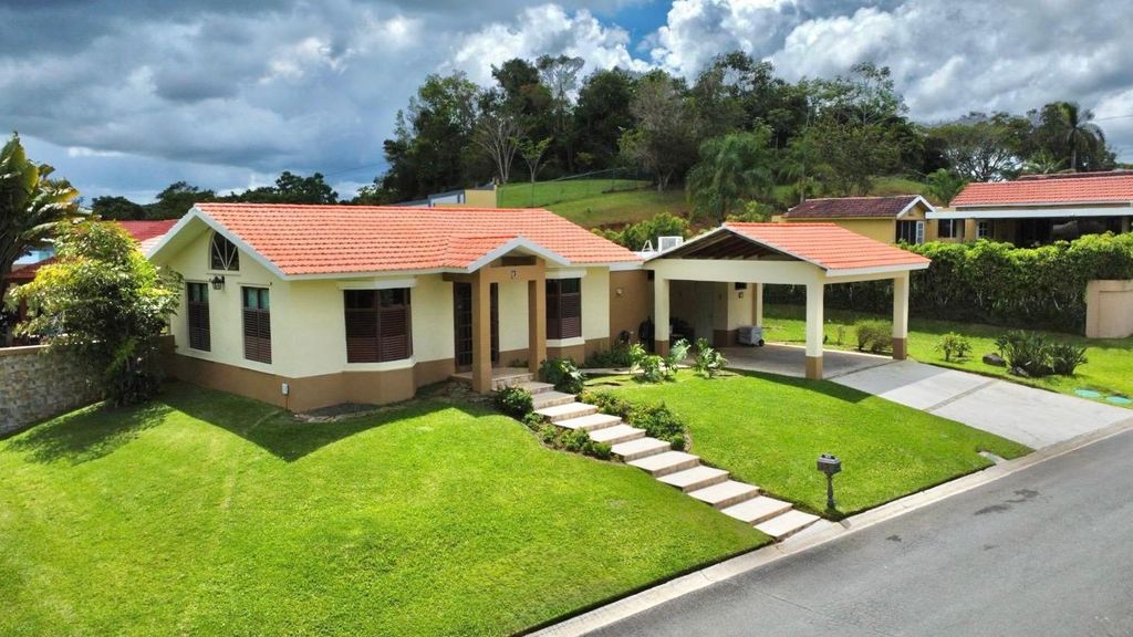 Urb. Hacienda Sabanera, Camino Gran Vista 99 Cidra 00739 PR