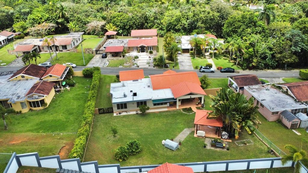 Urb. Hacienda Sabanera, Camino Gran Vista 99 Cidra 00739 PR