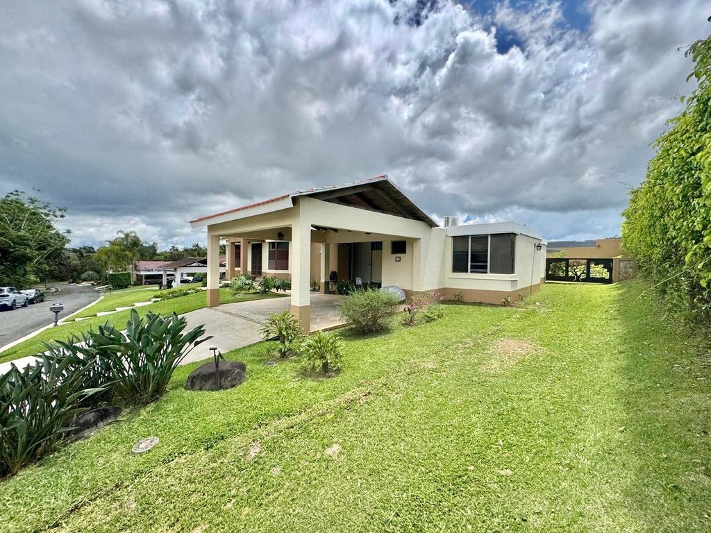 Urb. Hacienda Sabanera, Camino Gran Vista 99 Cidra 00739 PR