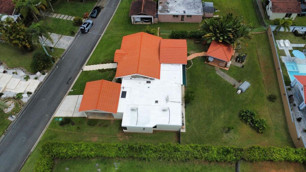 Urb. Hacienda Sabanera, Camino Gran Vista 99 Cidra 00739 PR