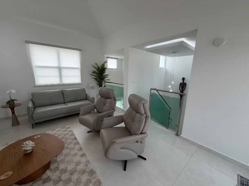 X-302, Gran Boulevard Los Prados, Islabella Los Prados Caguas 00727 PR