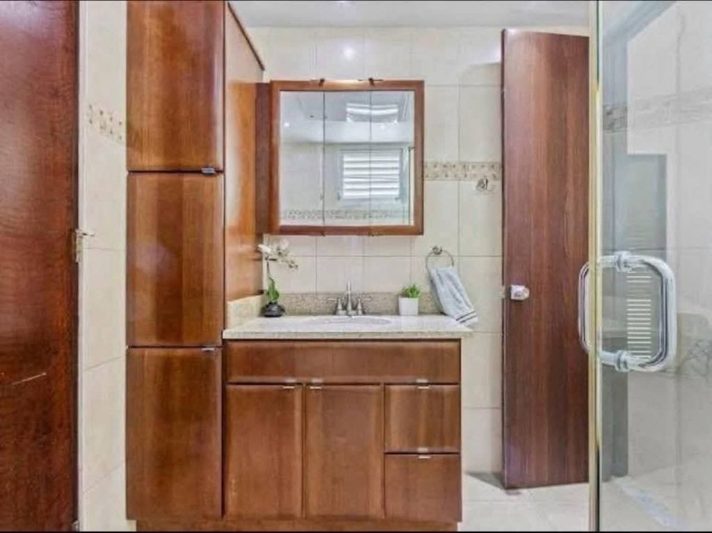 655, Calle Marti San Juan 00907 PR