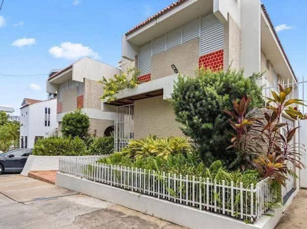 655, Calle Marti San Juan 00907 PR