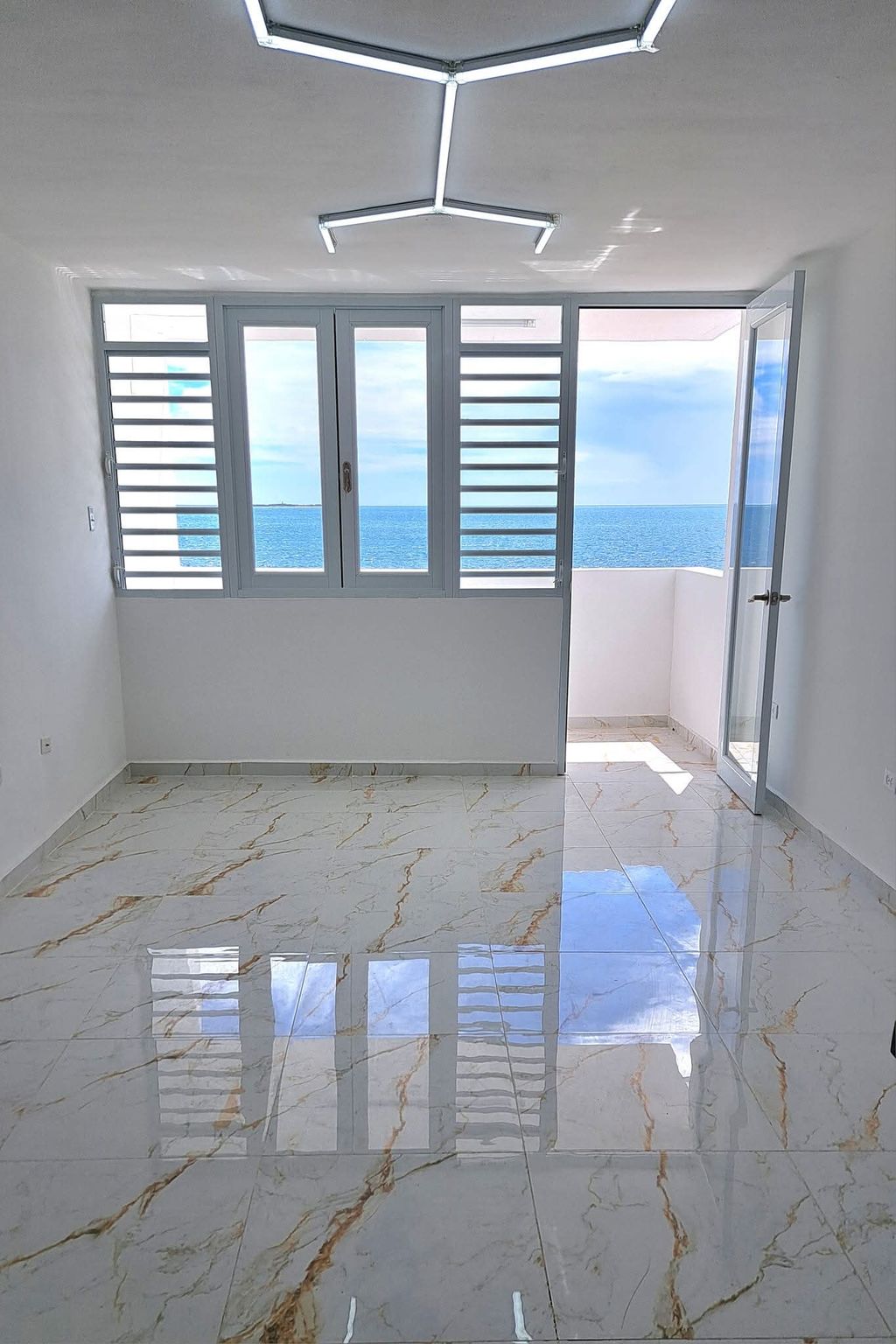 233, Ed 9 Calle Los Meritos Condominio Paseo Del Puerto Ponce 00728 PR