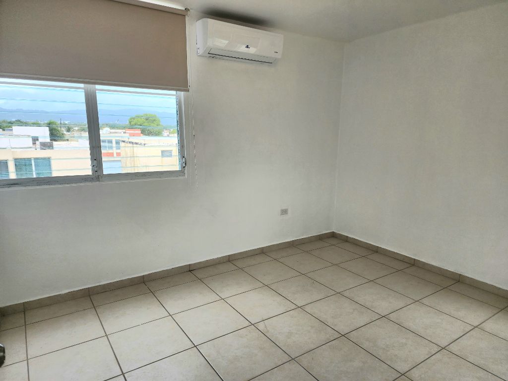 S 7, Calle Malaquita, Praderas De Navarro, Gurabo - 15