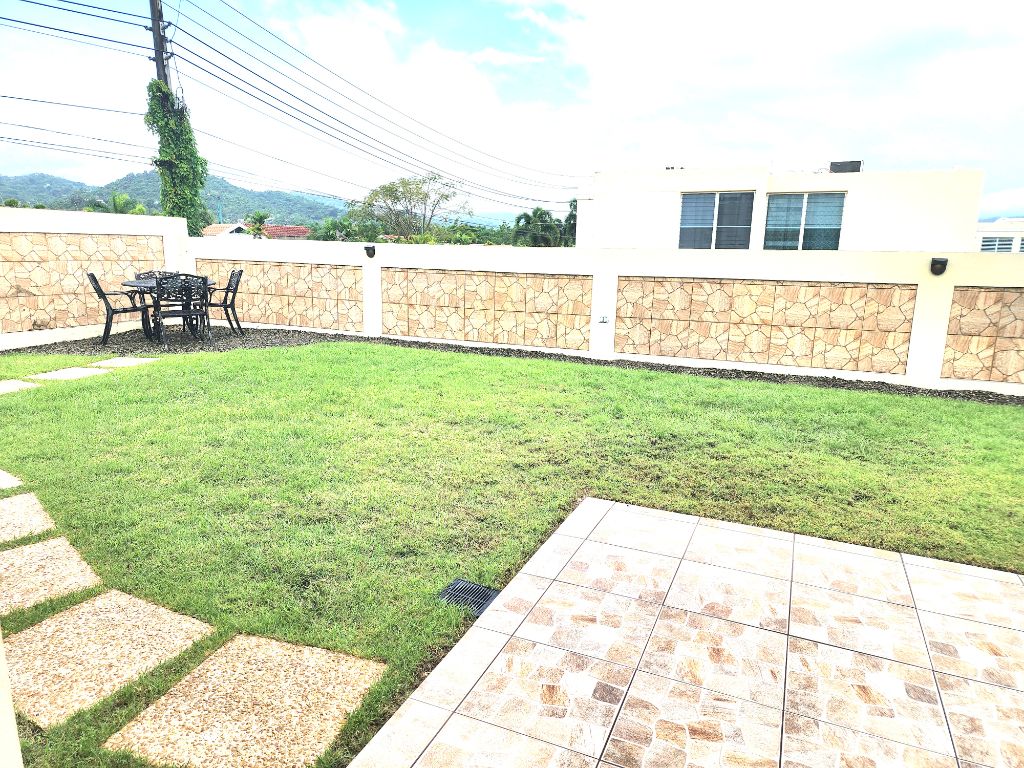 S 7, Calle Malaquita, Praderas De Navarro, Gurabo - 13