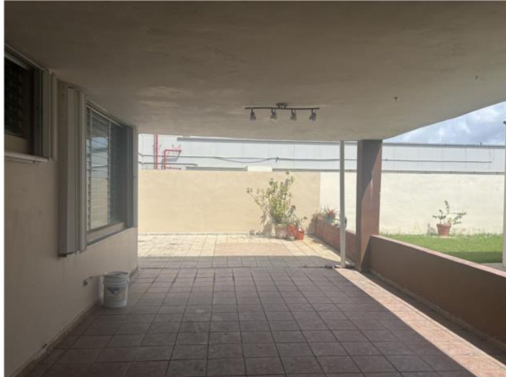 B-11, Calle Andros Las Piedras 00771 PR