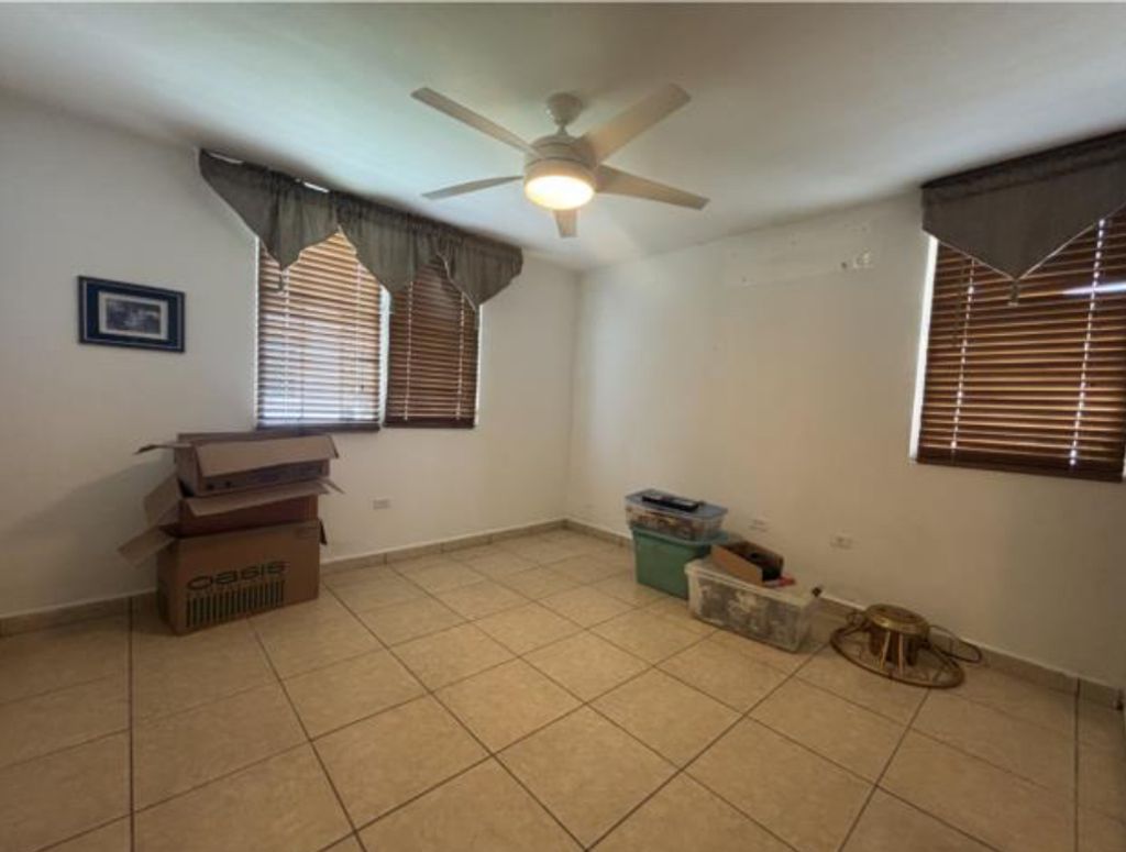 B-11, Calle Andros Las Piedras 00771 PR