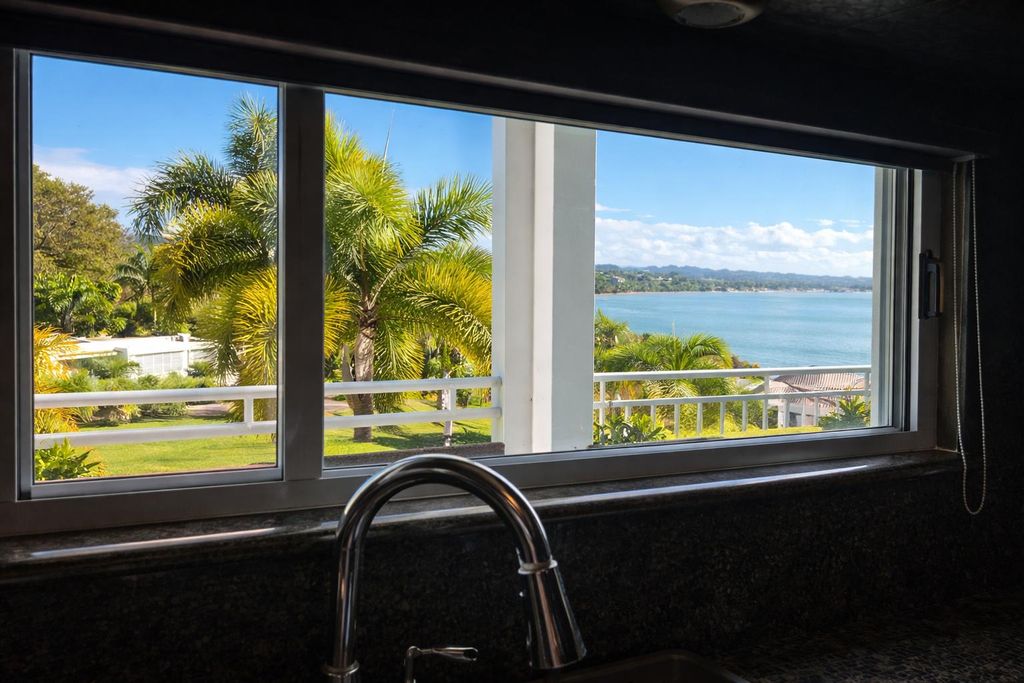 205, Paraiso Escondido Cabo Rojo 00622 PR