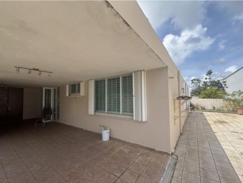 B-11, Calle Andros Las Piedras 00771 PR