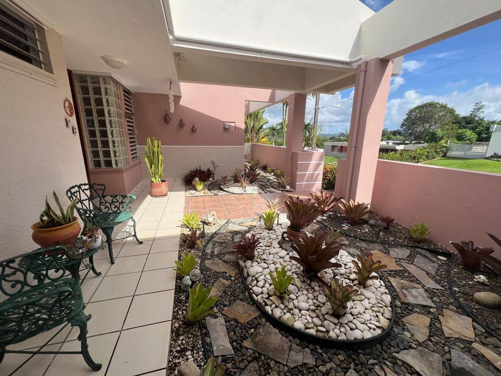 Urb. Estancias Del Río, Yaguez 46 Aguas Buenas 00703 PR