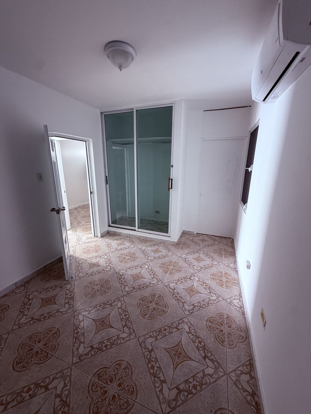 E16, 2, Urb. Reparto San Jose Gurabo 00778 PR