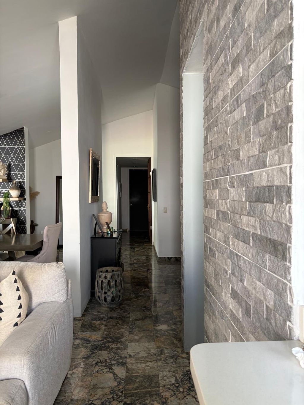 BLQ M32, Urb. Torrimar, Ave Lomas Verdes Guaynabo 00966 PR