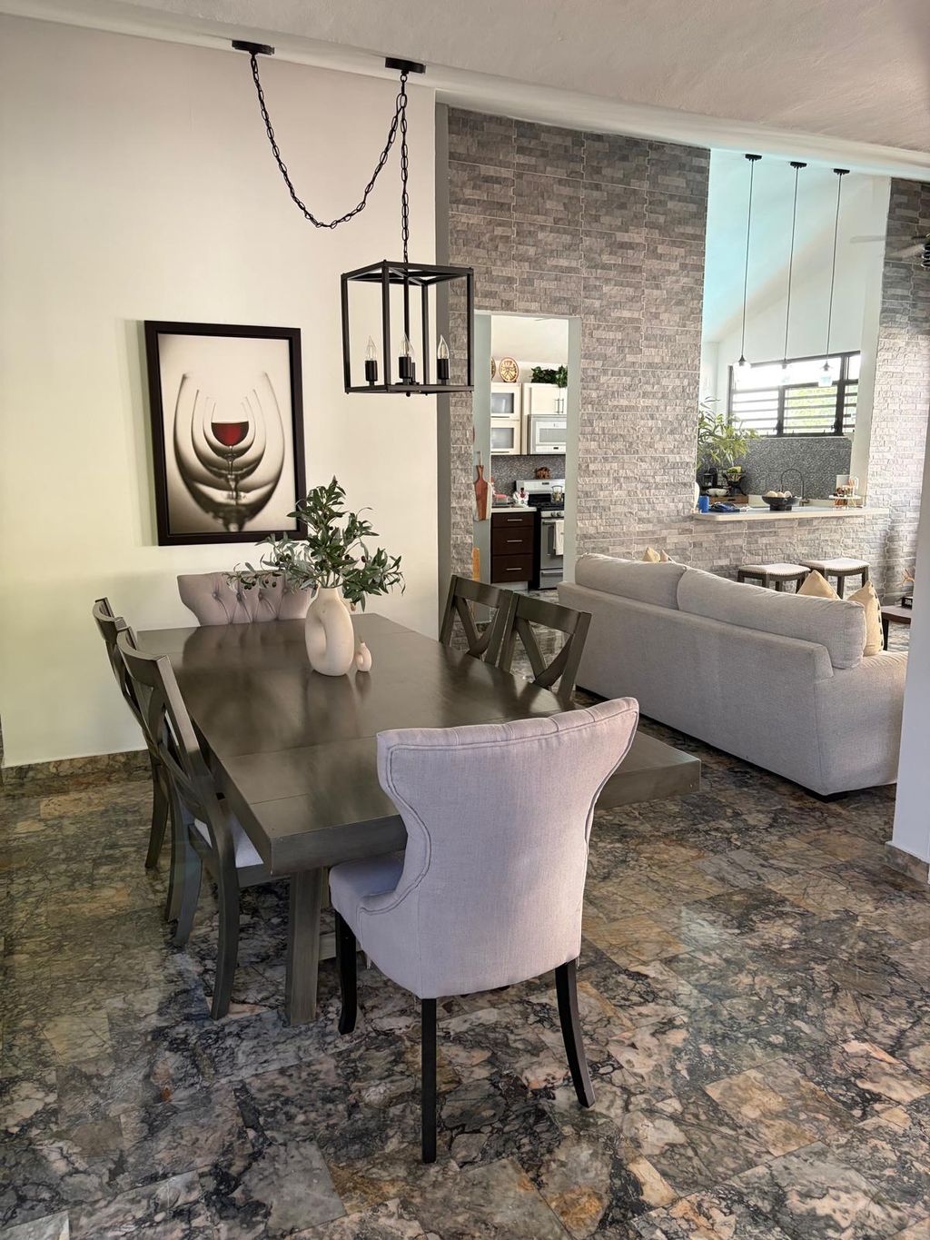 BLQ M32, Urb. Torrimar, Ave Lomas Verdes Guaynabo 00966 PR