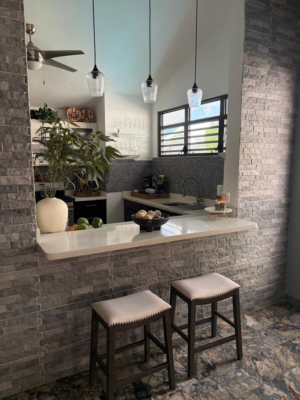 BLQ M32, Urb. Torrimar, Ave Lomas Verdes Guaynabo 00966 PR