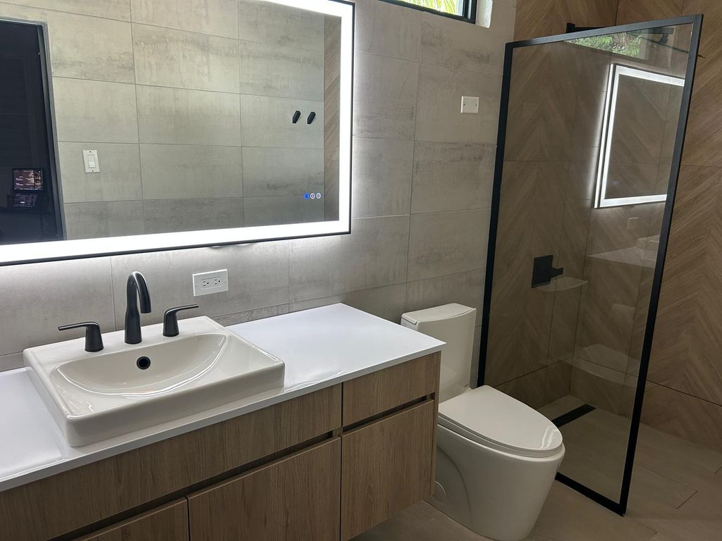 312B, Arquitecto Pedro Bigay San Juan 00918 PR