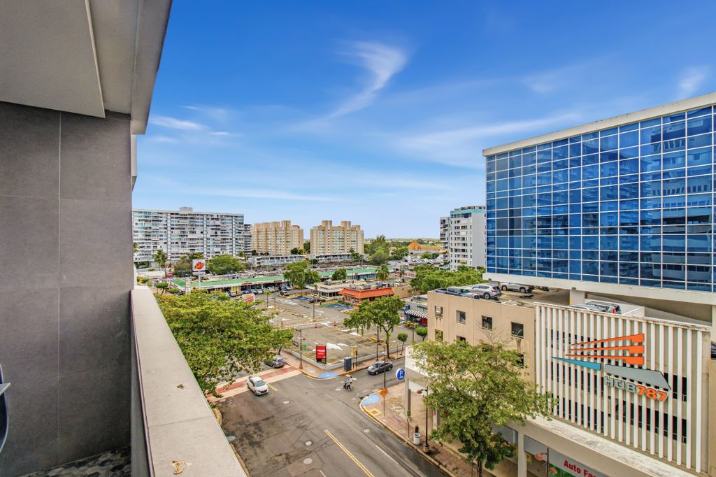 5757, Avenida Isla Verde Carolina 00979 PR