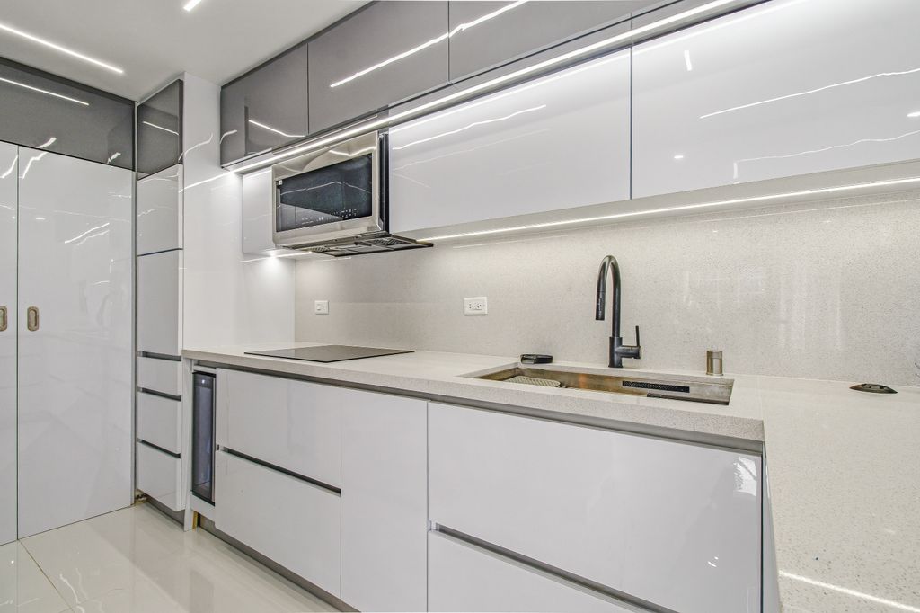 5757, Avenida Isla Verde Carolina 00979 PR