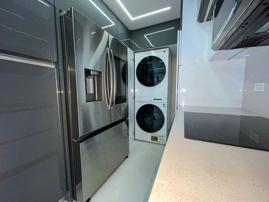 5757, Avenida Isla Verde Carolina 00979 PR