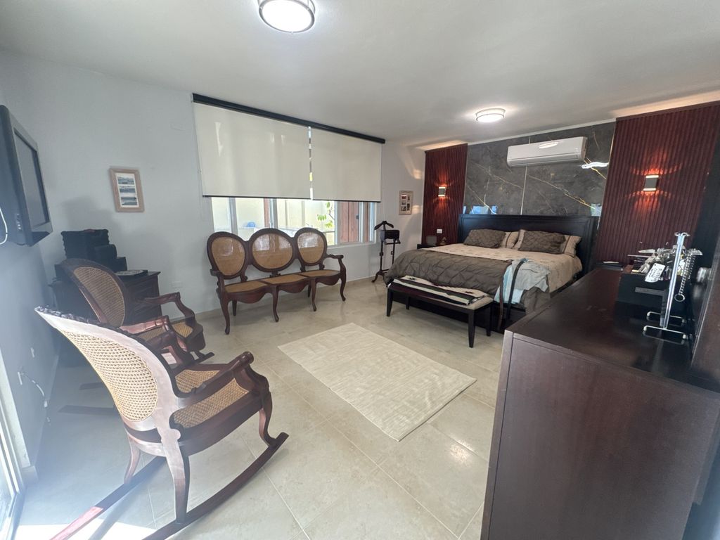 44, Jasper, Treasure Point Dorado 00646 PR