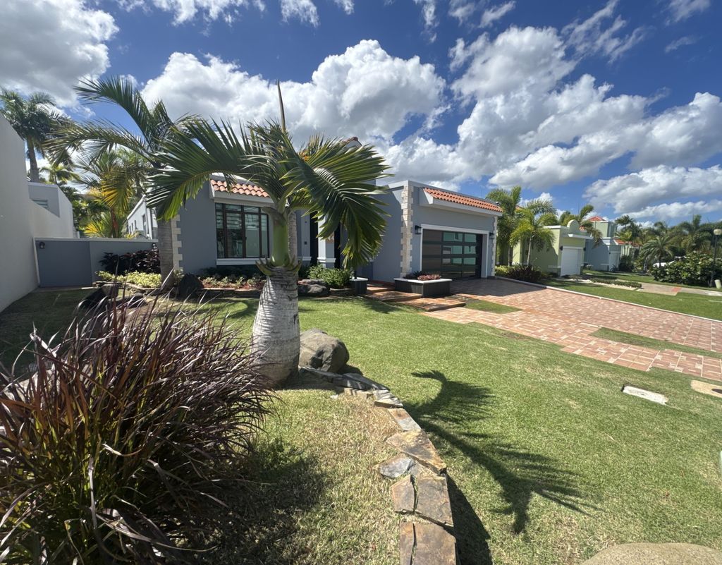 44, Jasper, Treasure Point Dorado 00646 PR