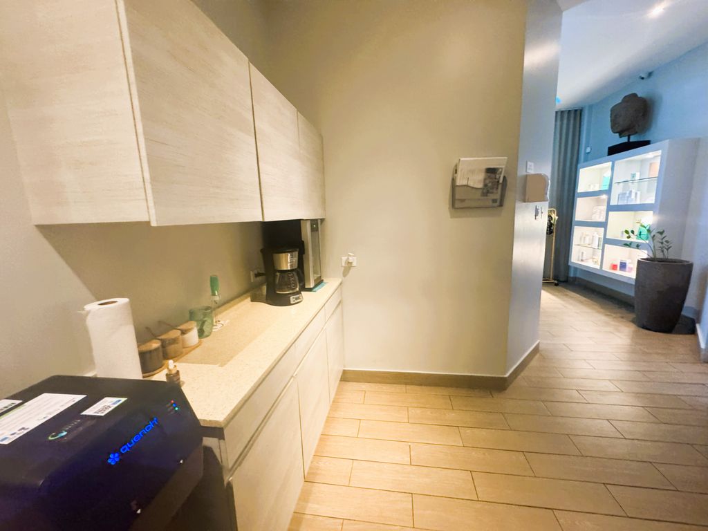 CLINICA DE ESTETICA,  Dorado 00646 PR