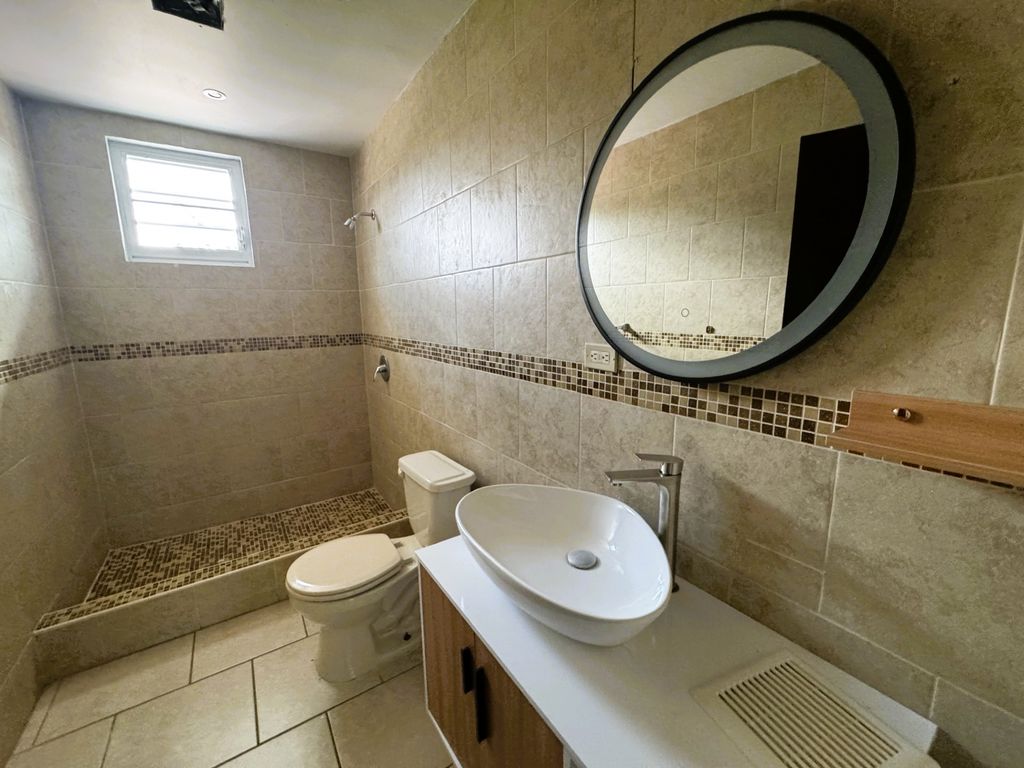 EE39 APARTAMENTO 2, Van Scoy, Rexville Bayamon 00957 PR