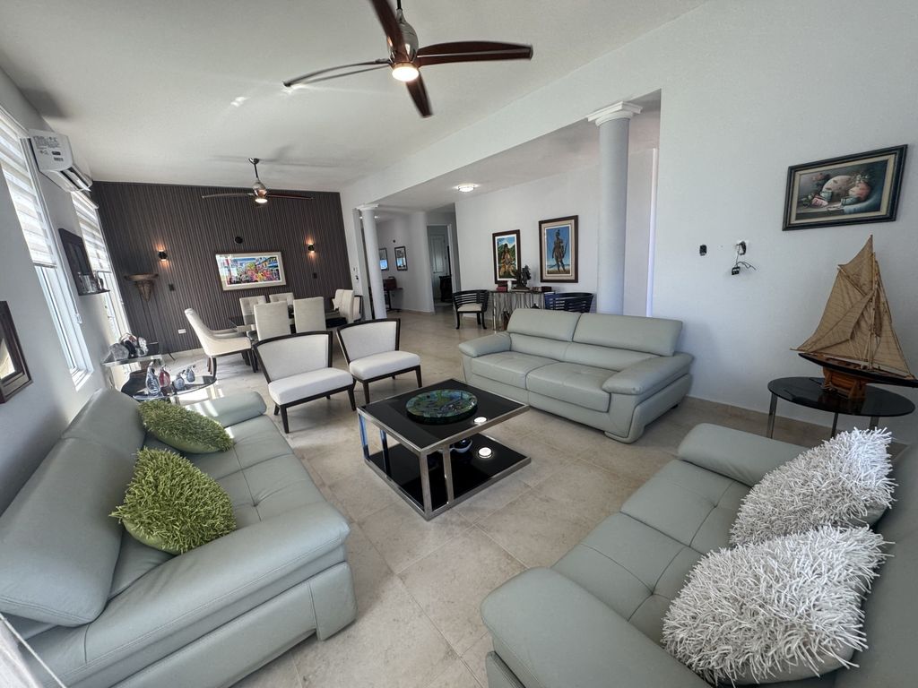 44, Jasper, Treasure Point Dorado 00646 PR