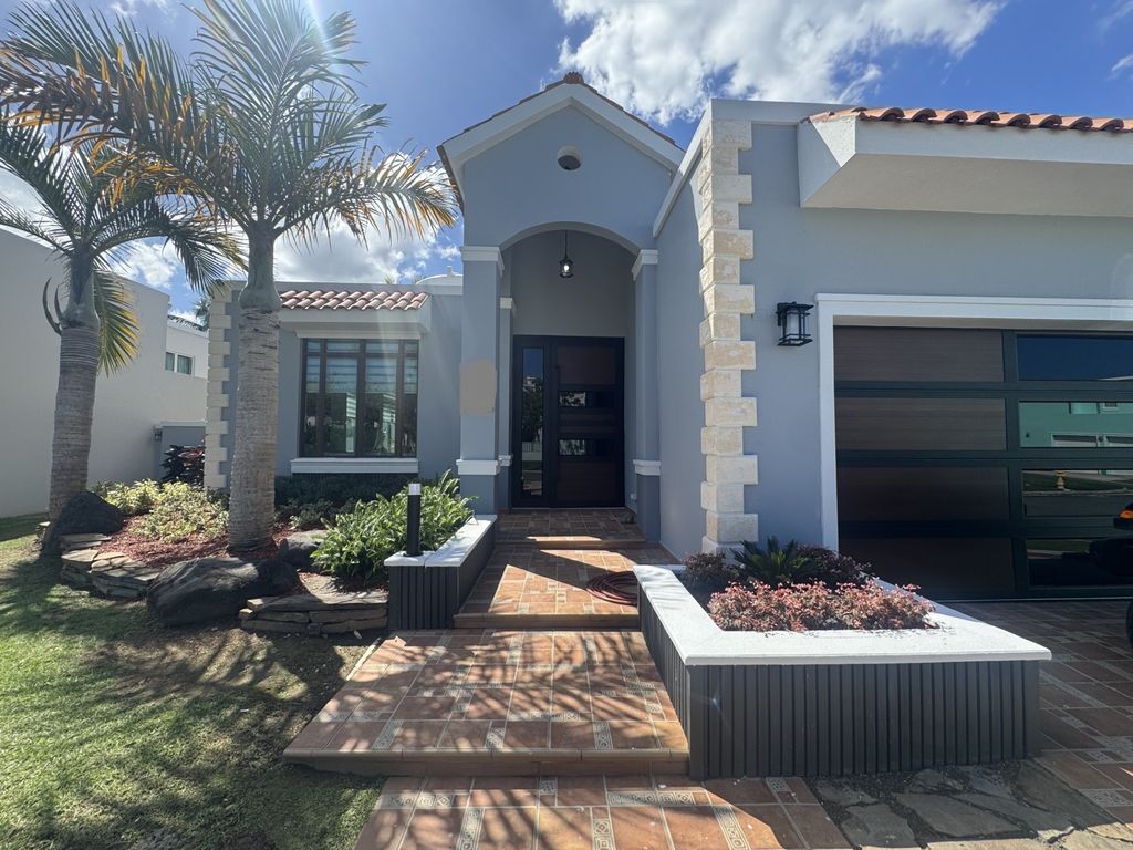 44, Jasper, Treasure Point Dorado 00646 PR