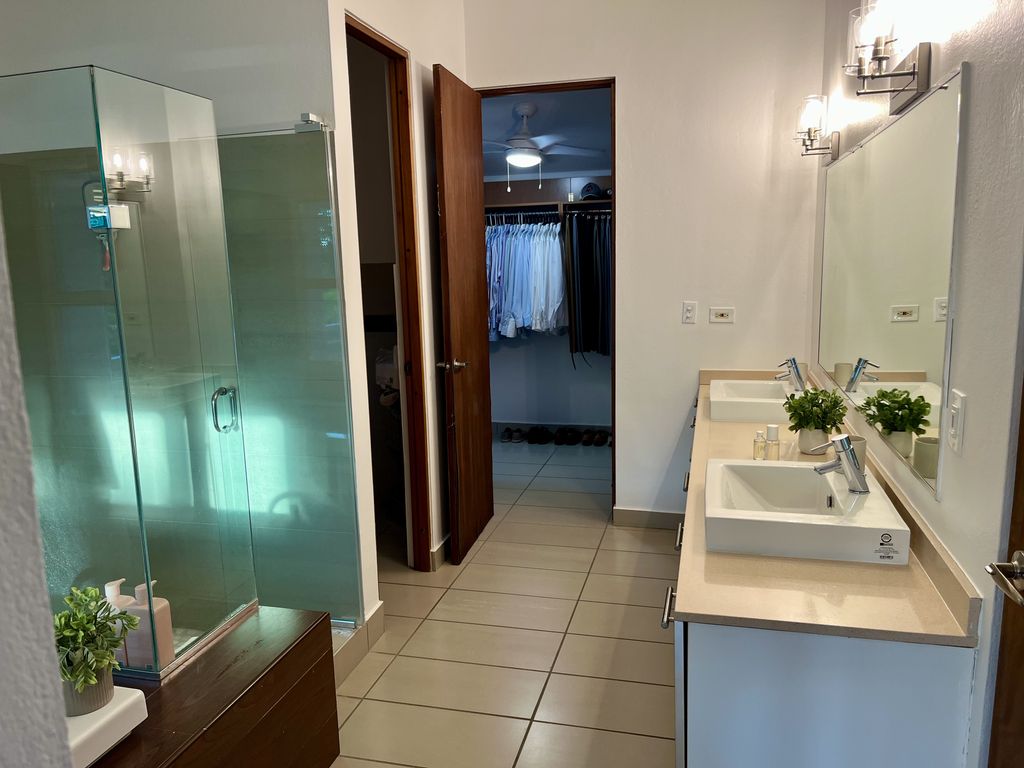 213, Neblina, Los Altos Gurabo 00778 PR