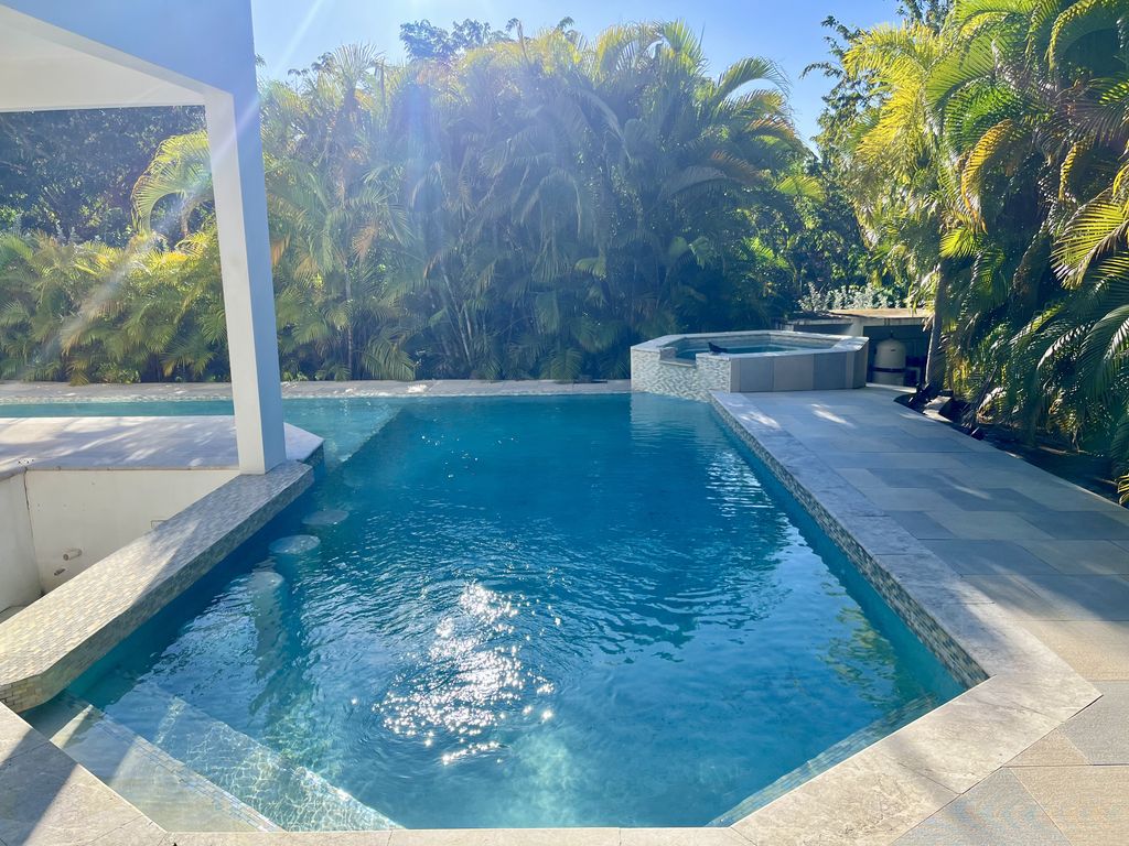 213, Neblina, Los Altos Gurabo 00778 PR