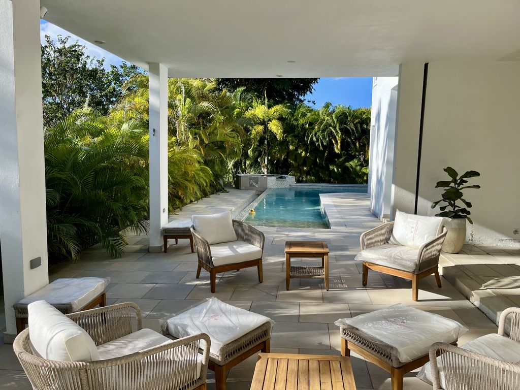 213, Neblina, Los Altos Gurabo 00778 PR