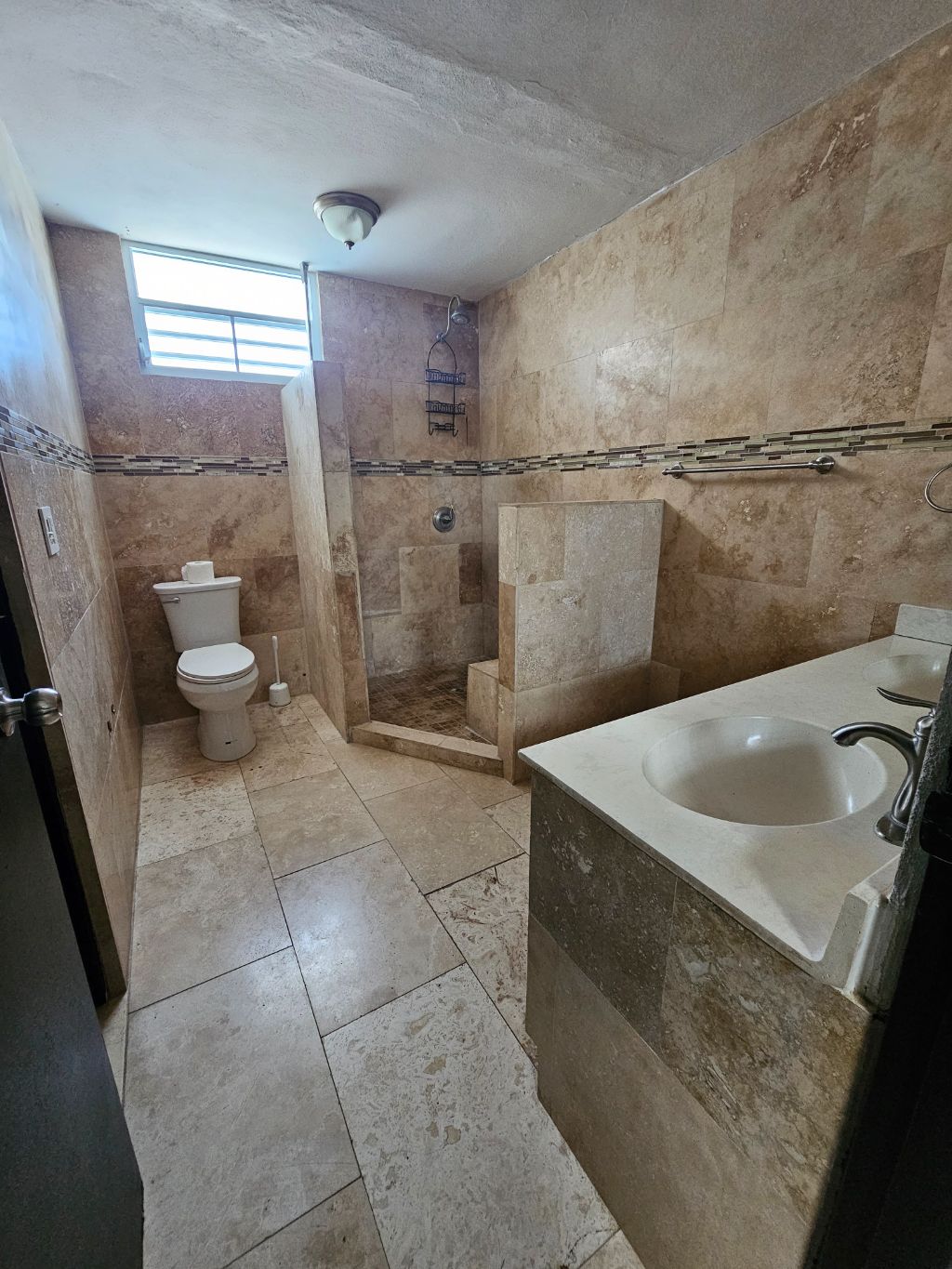 17, Calle East, Gurabo - 8