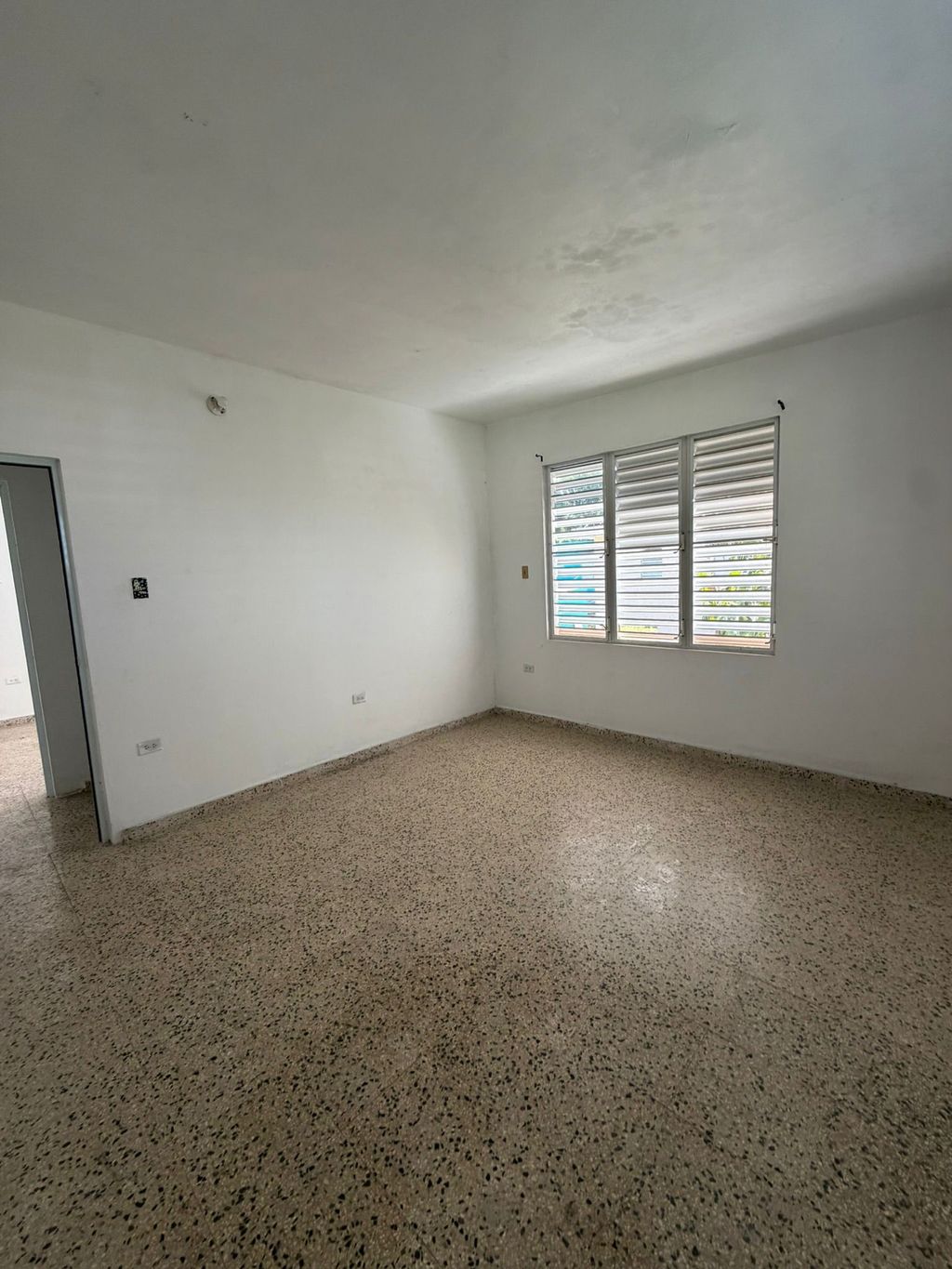 SOLAR 261, Comm. Lavadero Hormigueros 00660 PR