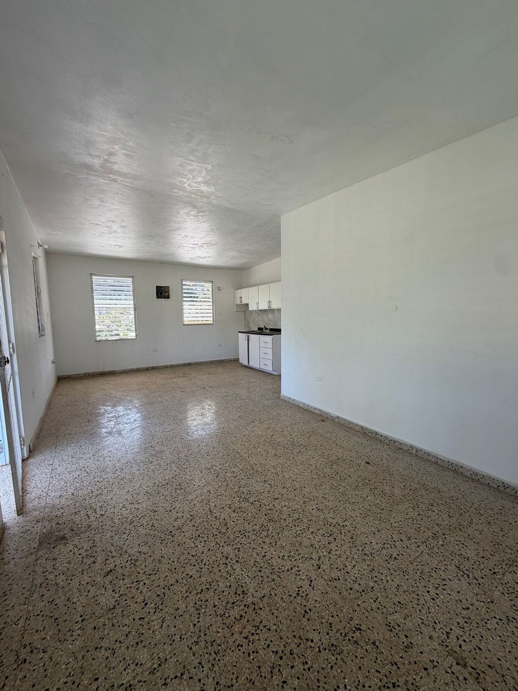 SOLAR 261, Comm. Lavadero Hormigueros 00660 PR