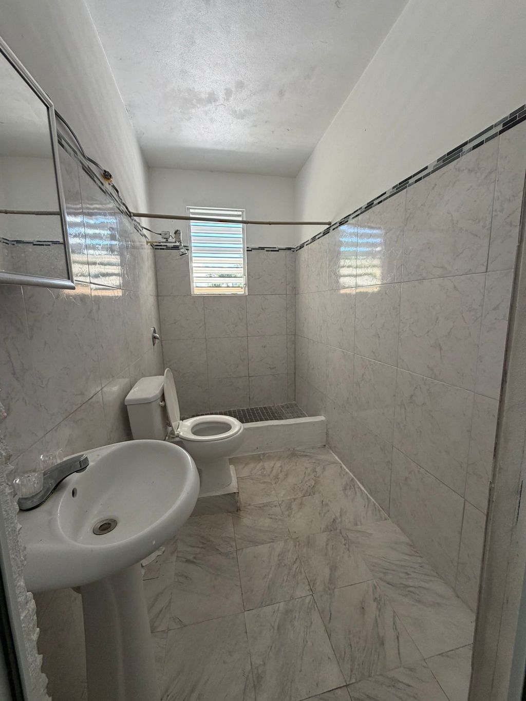 SOLAR 261, Comm. Lavadero Hormigueros 00660 PR