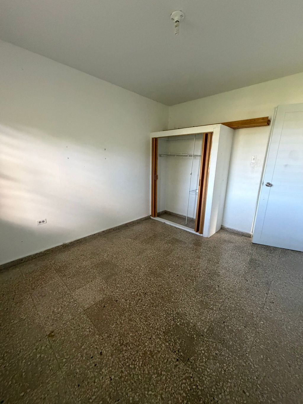 SOLAR 261, Comm. Lavadero Hormigueros 00660 PR