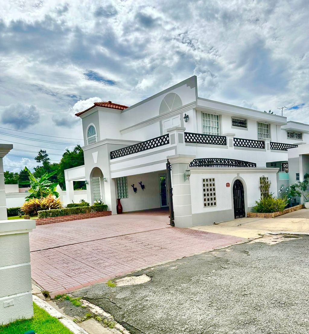 Estancias de la Fuente, Calle Princesa, 41 Toa Alta 00953 PR